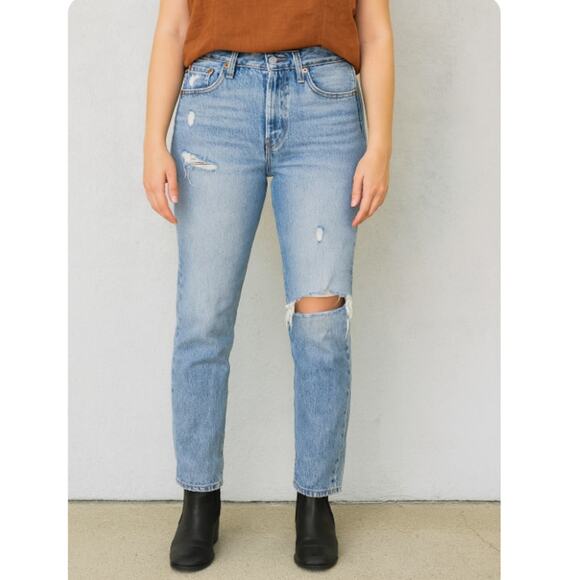 Levi's SZ 26/28 Premium Denim 501S Button Fly Light Wash Distressed Jeans - Picture 1 of 9